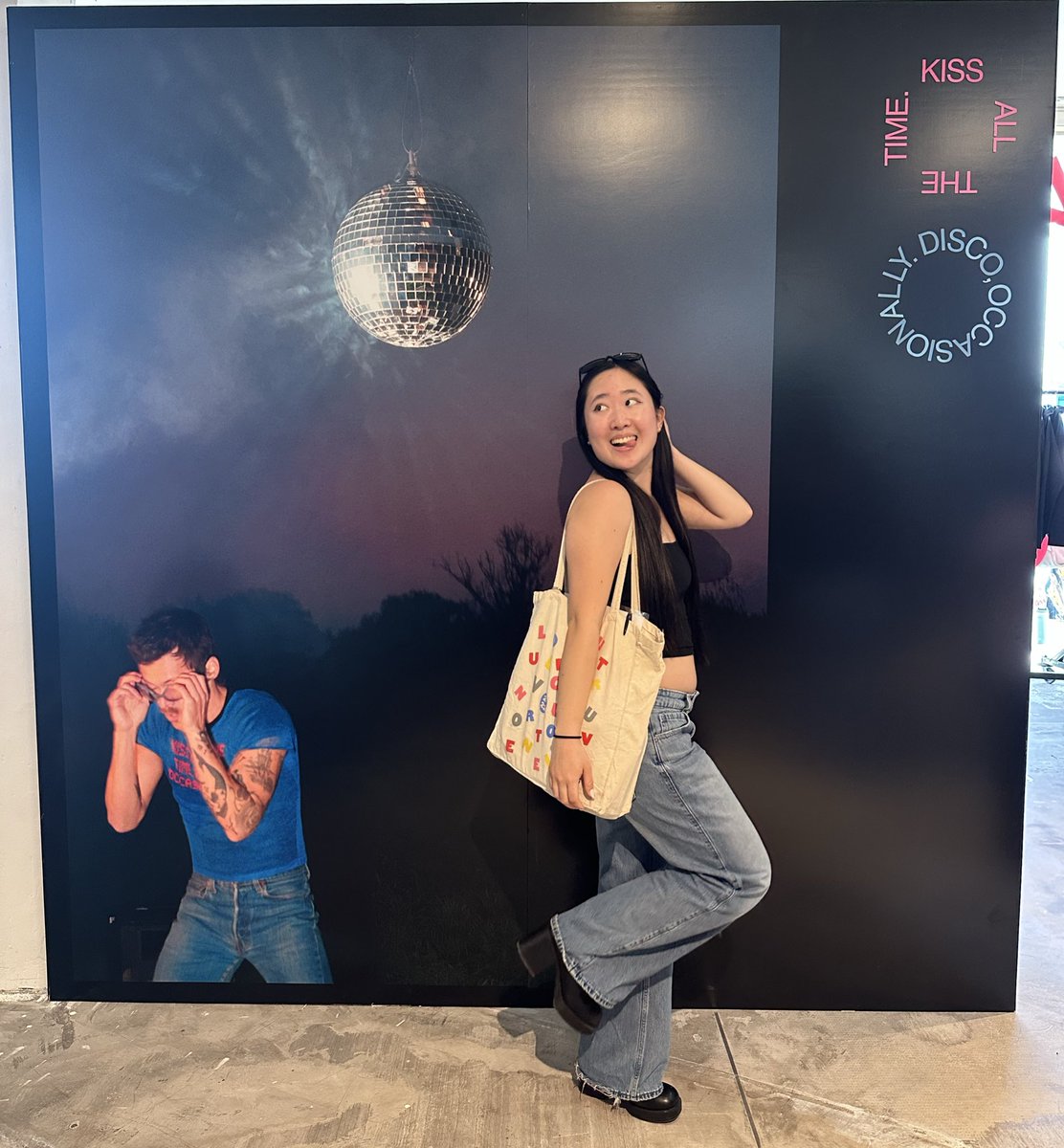 valntynemendes's tweet photo. kiss all the time disco, occasionally 🪩 https://t.co/GSauDQR9oT