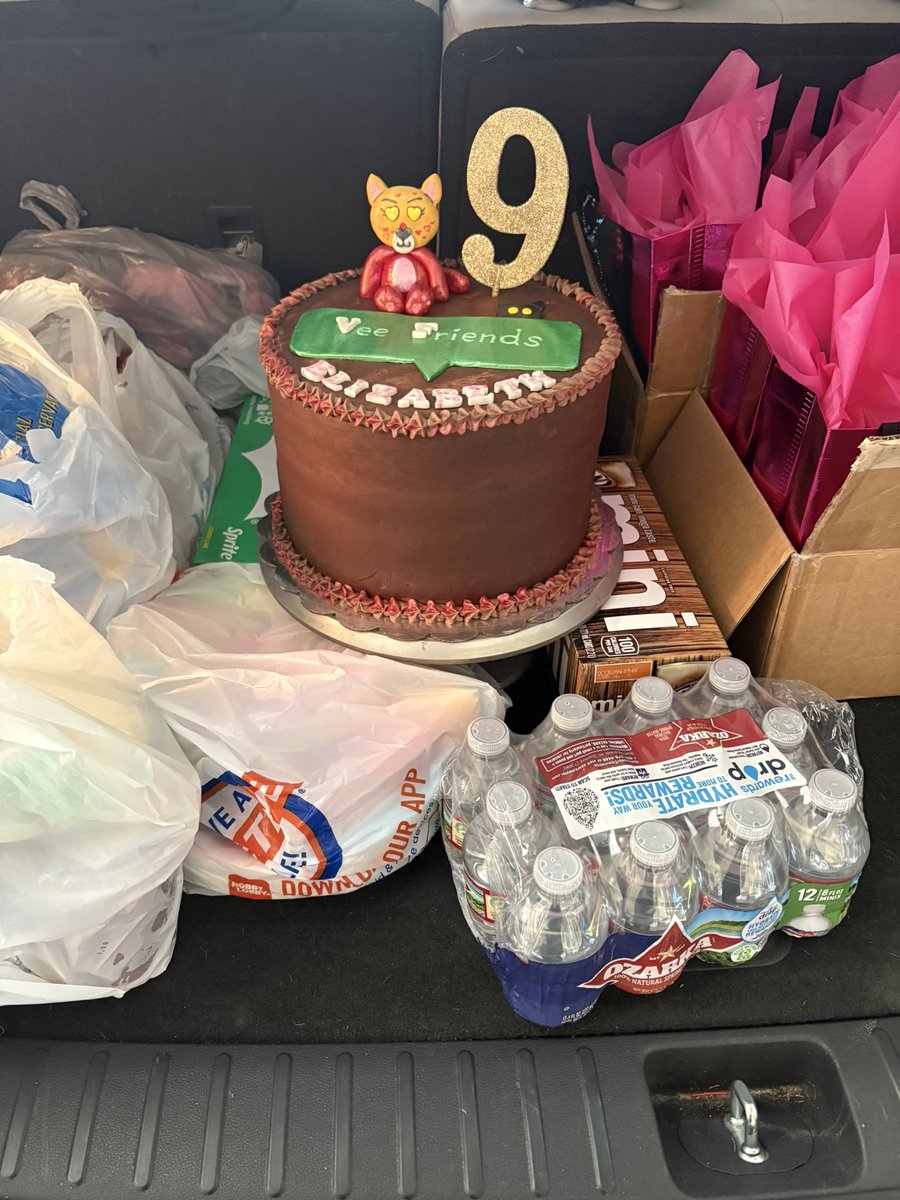 LauraK3617 tweet media