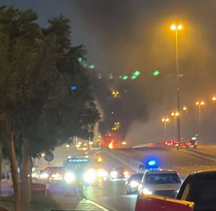 MarioNawfal's tweet image. 🚨🇦🇪🇮🇷 Drone debris from the Marina 23 strike setting cars on fire on Dubai's streets.

MES