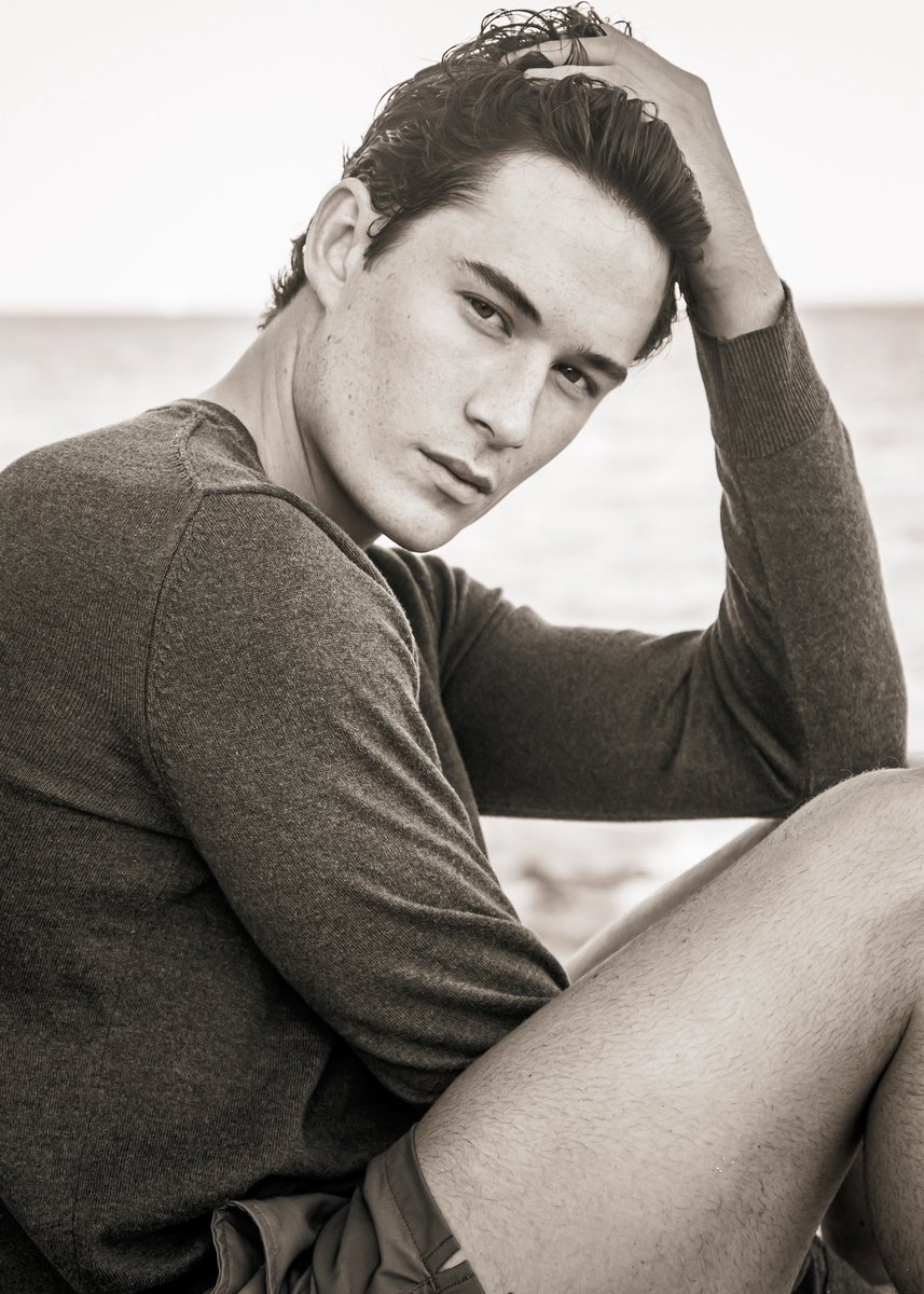 colby_testolin's tweet photo. Miami days 🏝️☀️ #model https://t.co/g1DrQqv066