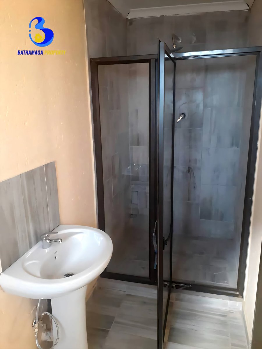 BathamagaProp's tweet photo. 🏠 Ensuite Room to Rent in Protea Glen Ext 16, Soweto 📌 

🏷 R2,400 p.m

Shower &amp; toilet |abinet &amp; sink | Free hot water | Parking space 

🔗 Get full details:
https://t.co/XfapN4rxkI 

#BathamagaProperty #SowetoRoomsToRent #ApartmentForRent #WorldBaseballClassic #IranIsraelWar https://t.co/xEmu8lLFrU