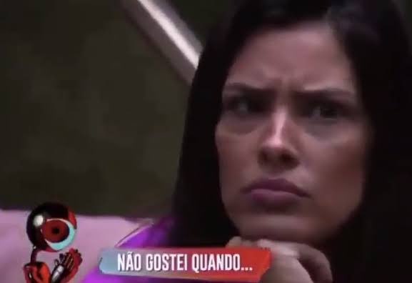 Começando a rever os desfiles, e espero q acabem com essa palhaçada dessa câmera de Pocket do pretinho dentro da bateria