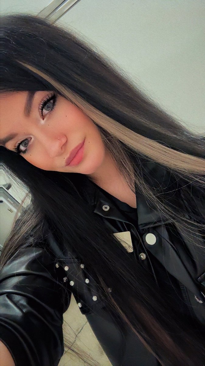 Dixie 🥀 tweet media