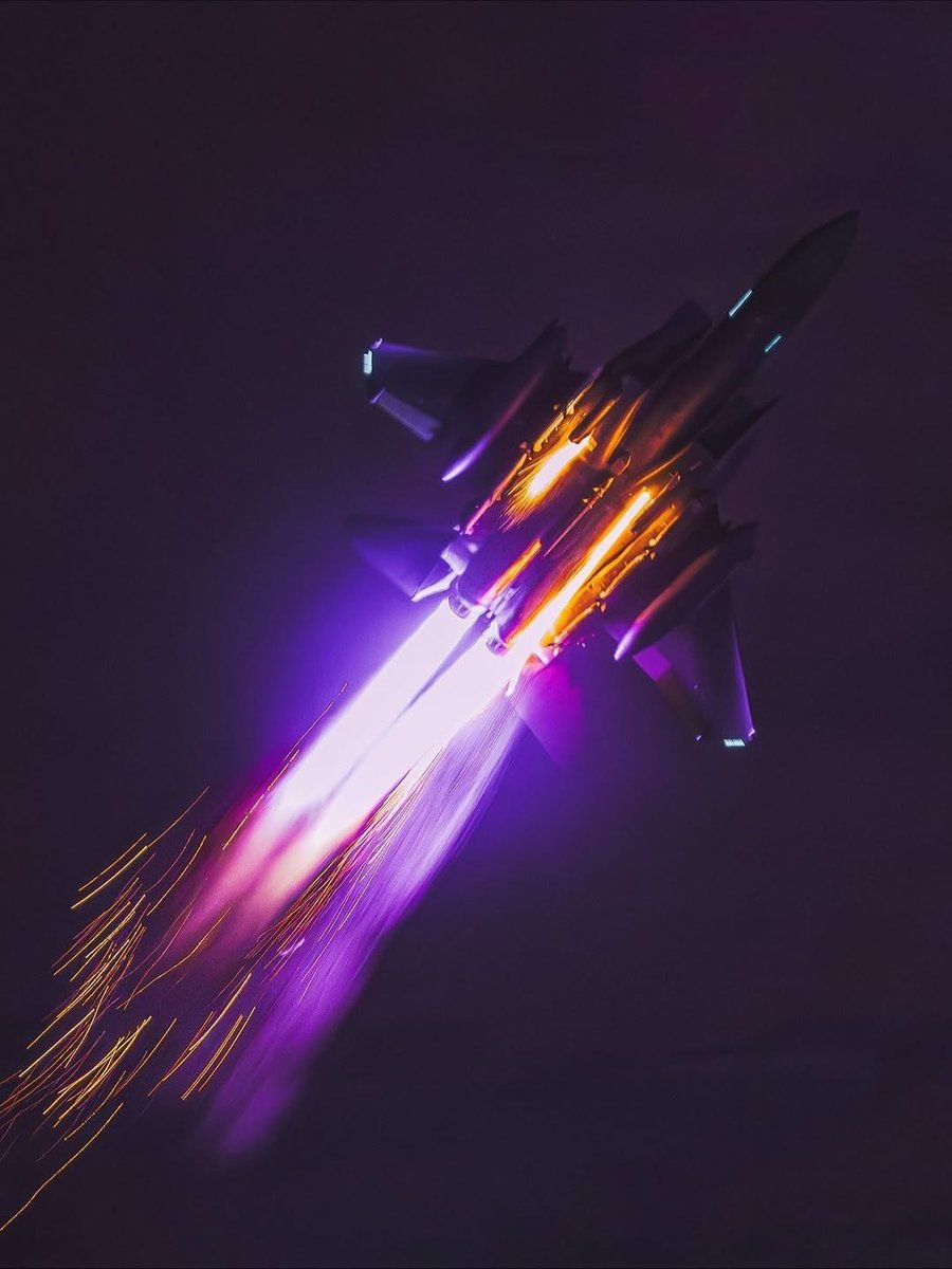 BLackgold_5's tweet photo. Describe one word . Afterburner https://t.co/tzNaTkkqTA