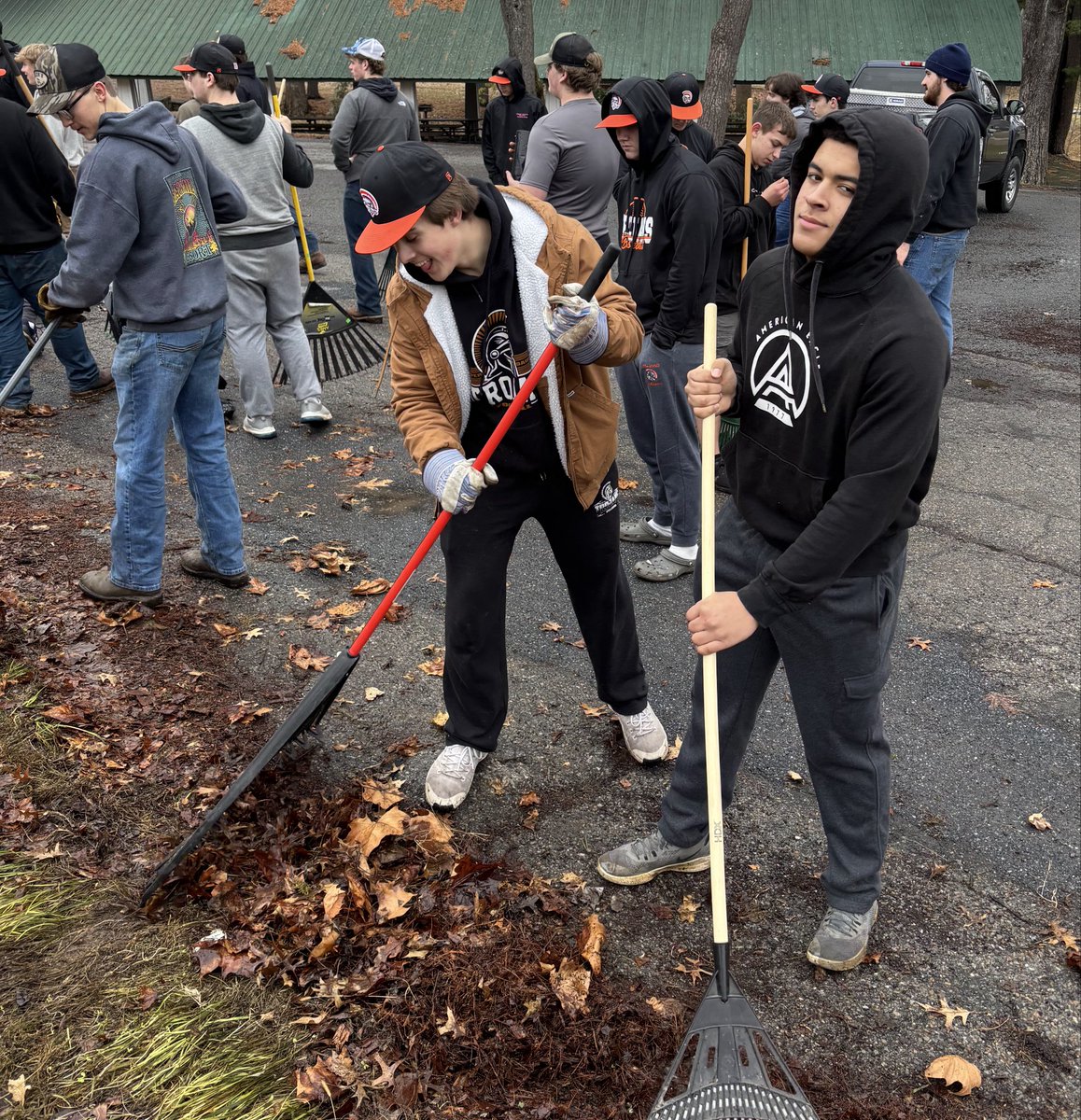 Landen Osenga tweet media