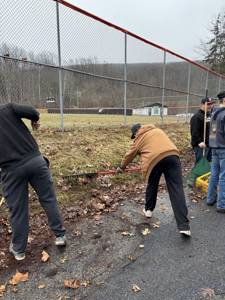 Landen Osenga tweet media
