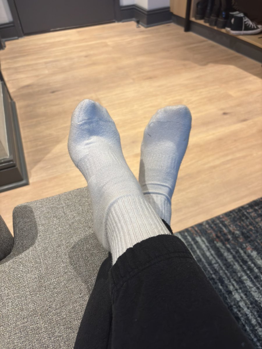 Inkedandarched's tweet photo. Relaxing before MGK..

Let me know if you want to see them again after 👀 

#feet #sweaty #socks #MGK https://t.co/O6t0azsZEj