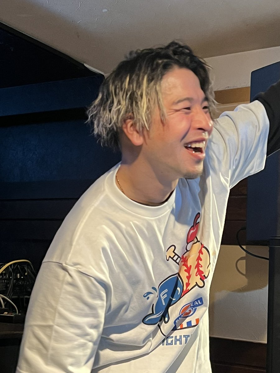 akiyuinono's tweet photo. 地元 苫小牧での 2MAN
無事終了🙌💕
箱よし音よし空間最高👍✨️
めちゃくちゃアットホームで
楽しかった(��∇≦)
さぁ‼️日付変わって 本日 8日
札幌 CLUB ANIMA にて
4組のライブ☝️✨️
DJいただきます😋ならぬ
照明いただきます😋が出るのか？笑
(7日のライブ来た人しかわからんて笑)
@VOG092 https://t.co/JySRhqhHhX