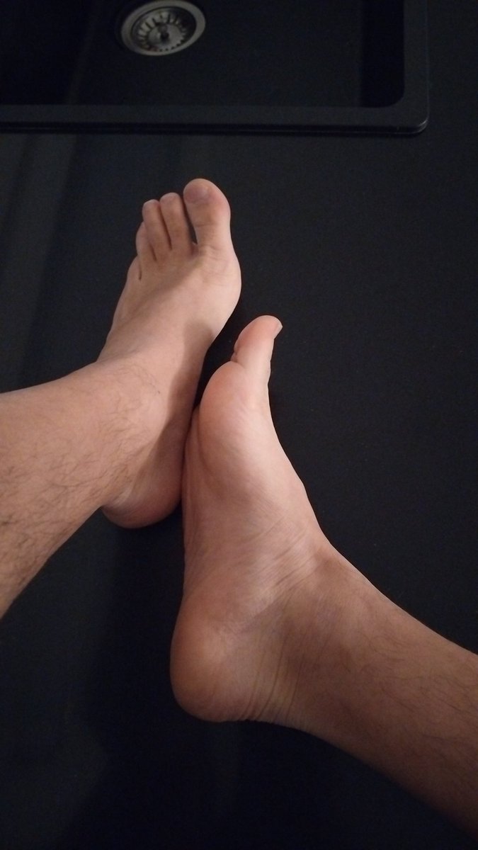 Franklin4469161's tweet photo. #feetِ #manfeet #sexy https://t.co/QoxJwFWPaf