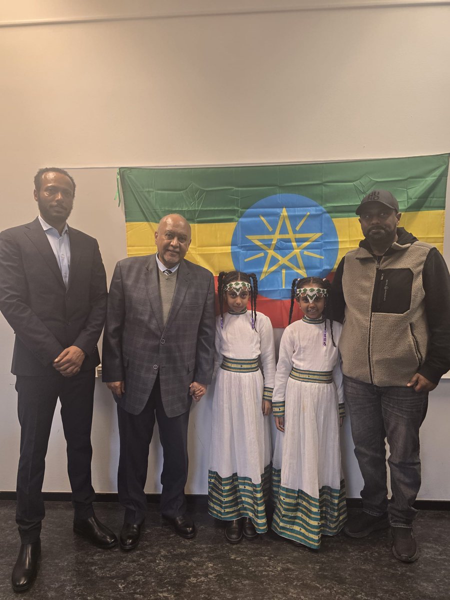 በኖርዲክ አገሮች የኢፌዲሪ ኤምባሲ በጎተንበርግ ከተማ የአውትሪች ፕሮግራም አካሂዶ ስለ አገራችን ወቅታዊ ሁኔታ ገለፃ በመስጠት ከዳያስፖራ አባላት ጋር ውይይት አድርጓል፤ እንዲሁም ለህዳሴ ግድብ ቦንድ ግዥ እና የቆንስላ አገልግሎት ተሰጥቷል።