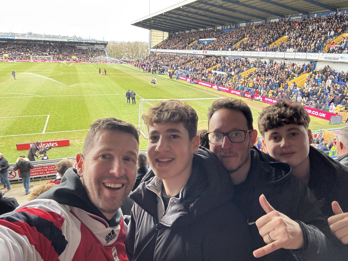 Andrew Emden tweet media