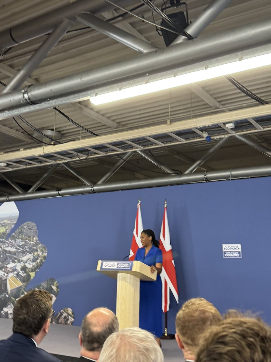 Harpreet911's tweet photo. @KemiBadenoch electrified the room at the #SpringConference today, with a powerful and principled speech; her vision for the party is exactly what we need right now. Pure leadership on display. The momentum is definitely building.
@conservatives @kevinhollinrake @MelJStride https://t.co/94GIHQLHHn