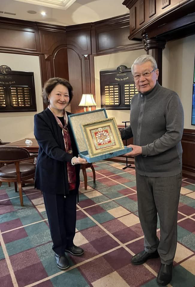 Aktoty Raimkulova, President of the Turkic Culture and Heritage Foundation, met with Ikram Adyrbekov, Member of the Council of Elders of the Organization of Turkic States. The meeting focused on defining the Foundation’s future priorities and discussing strategic steps to