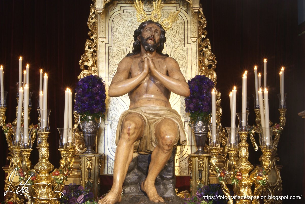 Lito_alvarez's tweet photo. Besapiés 2026 de Nuestro Padre Jesús de las Penas de la hermandad de  @hdadlaestrella en el barrio de Triana de #Sevilla #Cultos #Cofradías https://t.co/hyygvuDLE4