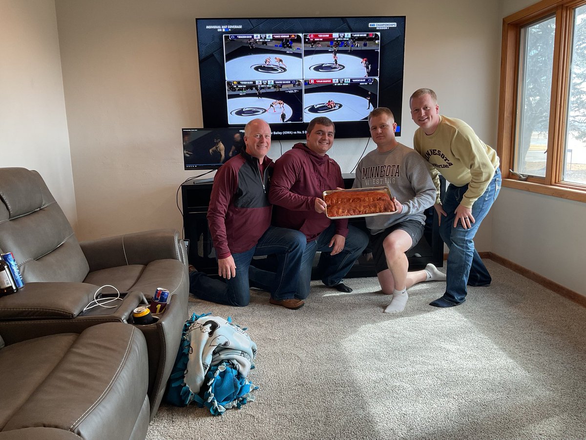 JimmerChips's tweet photo. Nothing beats smoking ribs and the #b1gquadbox !!
#gophertough GO GOPHERS!!! @bobbymitch12 @bobendrier_sam @TomBobendrier @ShaneSparksBTN https://t.co/4CJxaXpK2J