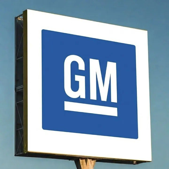 Base Insights tweet media