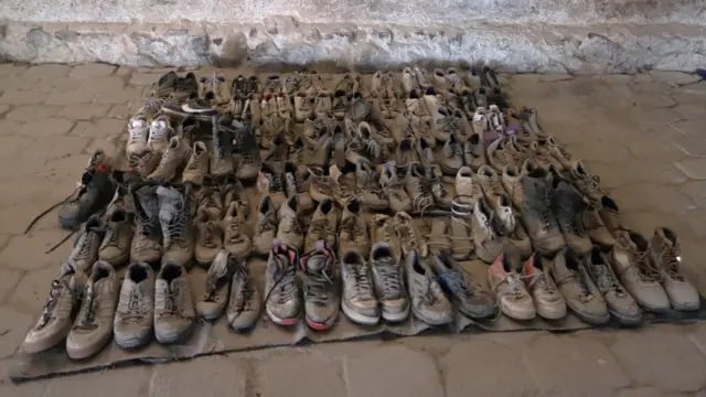 Asociación de pelones sabelotodo. tweet media