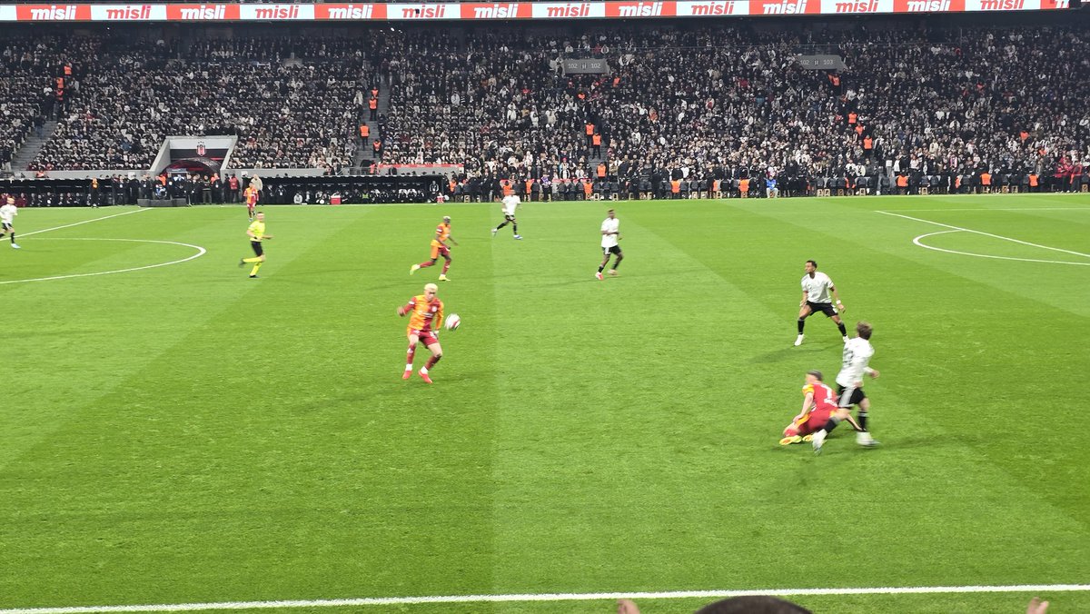 LeGourbi's tweet photo. Derby d'Istanbul : Besiktas vs Galatasaray.
Merci @DestinationFoot @lexpat_remois pour les précieux conseils billetterie en Turquie ! https://t.co/82d1iRydAY