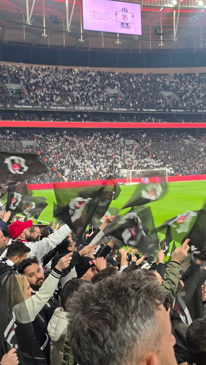 LeGourbi's tweet photo. Derby d'Istanbul : Besiktas vs Galatasaray.
Merci @DestinationFoot @lexpat_remois pour les précieux conseils billetterie en Turquie ! https://t.co/82d1iRydAY