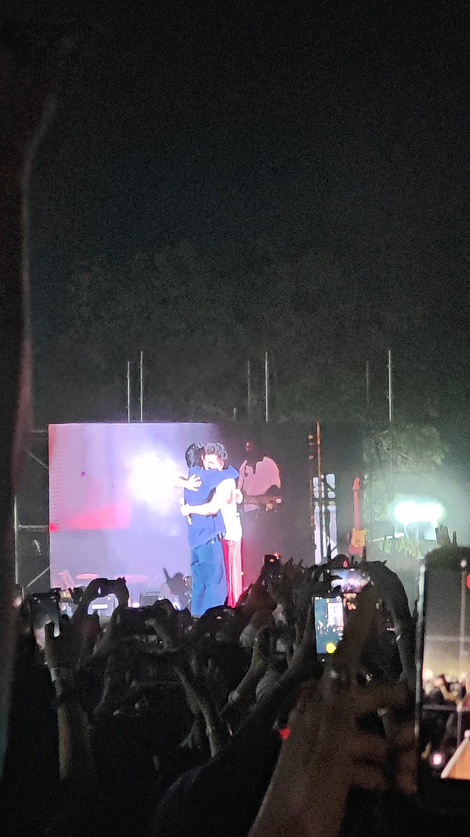 noobiejoker07's tweet photo. Wonderful Night at Hip Hop Thamizha Concert at Chennai
Anirudh Cameo was unexpected best moments in the concert.
Aadhi anna therika vitaru and he finishes the Return of the dragon Machi world tour in style.
#HiphopTamizha #Concert2026 #hhtworldtour #Anirudh #tamilconcert #HHT https://t.co/rEPsNfzGhH