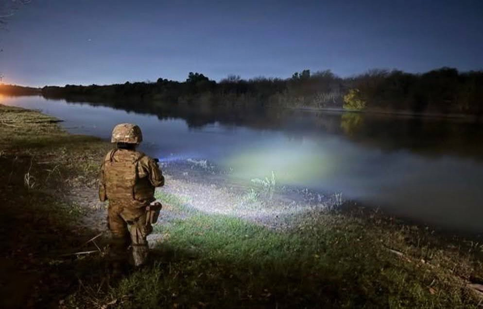 JointTFSB's tweet photo. Night after night, #USArmy Soldiers of the 442nd Military Police Company walk the Rio Grande to sharpen detection, close gaps, and reinforce #CBP efforts to secure the #SouthernBborder. @usnortherncmd #WeHaveTheWatch https://t.co/PqivGoendE