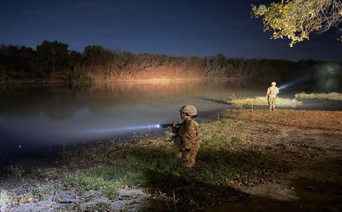 JointTFSB's tweet photo. Night after night, #USArmy Soldiers of the 442nd Military Police Company walk the Rio Grande to sharpen detection, close gaps, and reinforce #CBP efforts to secure the #SouthernBborder. @usnortherncmd #WeHaveTheWatch https://t.co/PqivGoendE