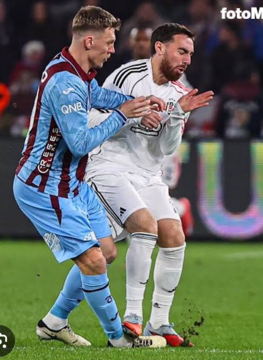 buna da beşiktaşlılar sarı demişti. şimdi de sane’nin pozisyona kırmızı diyorlar. ne olursa olun dosdoğru olun.