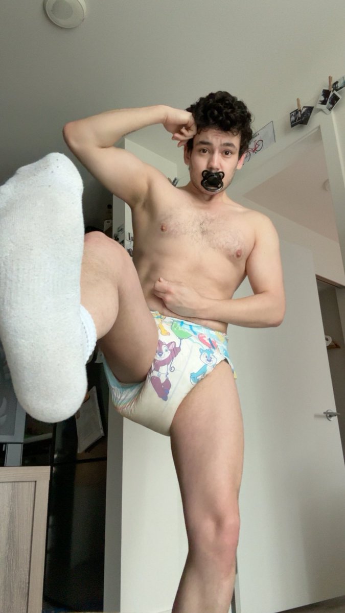 Pup Crinklebutt the Third (Levi) tweet media