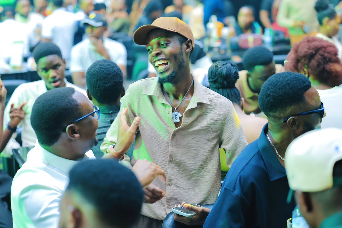 DEFENSIVE CAMAVINGA! tweet media