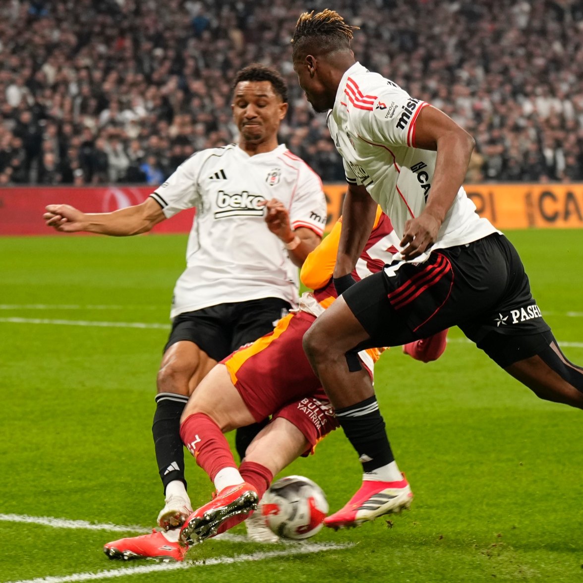 Galatasaray'ın penaltı beklediği pozisyonun en net karesi ortaya çıktı.