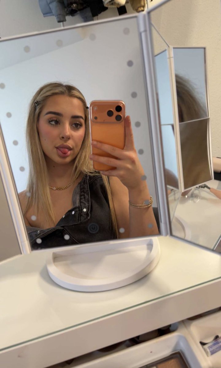 chillthef4out's tweet photo. loveeherr✨#bbvipks4 https://t.co/qCINvFFAUQ