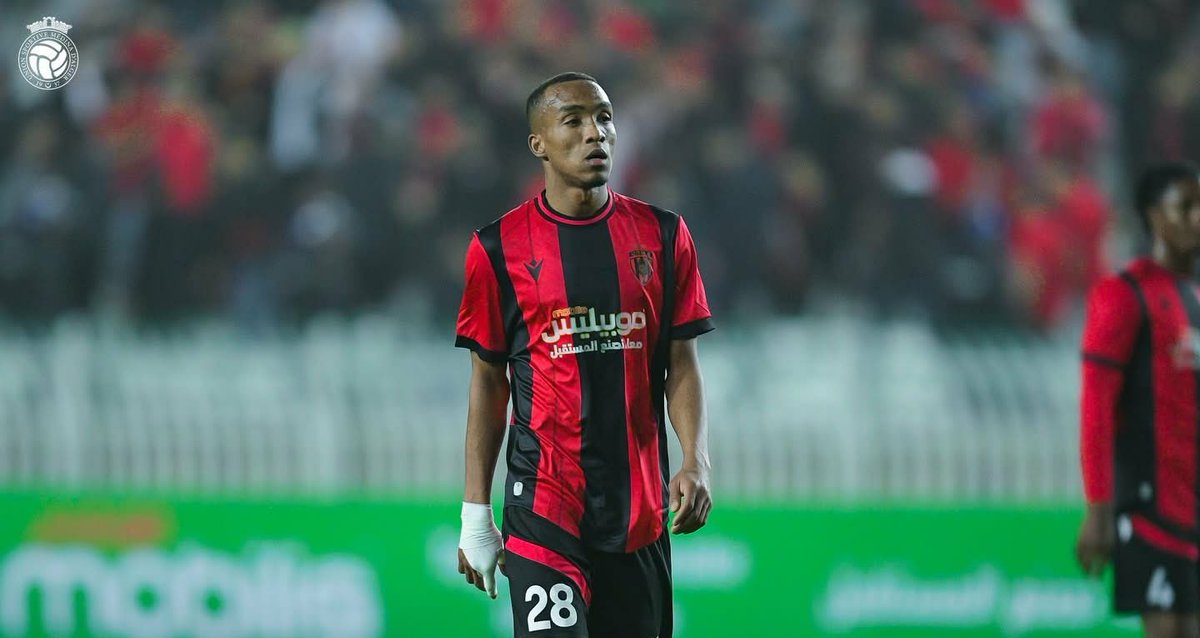 Mohamedyou85246's tweet photo. 🇩🇿 À peine arrivé à USM Alger, Achraf Abada attire déjà l’attention à l’étranger ! 🌍👀
La direction du club aurait déjà reçu deux offres très importantes pour le joueur. 💰🔥

🗞️@USMAXtra Via Samir Lamari

#USMA #Abada #Mercato #TeamDZ https://t.co/HsGmSGAgGr