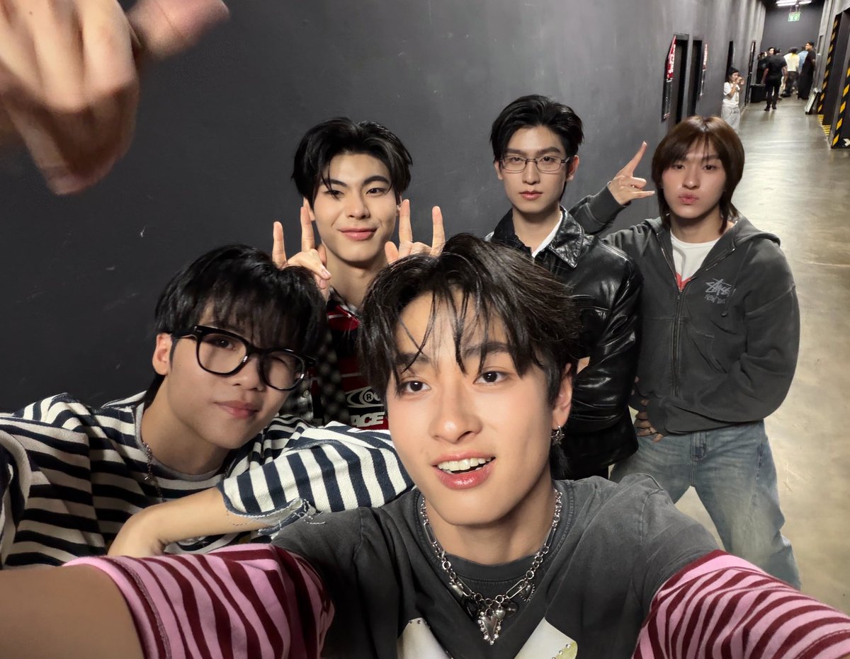 ขอบคุณน้าคั้บพี่ๆ รักทุกคนเยยยยย

DUANG WITH YOU EP6
#ด้วงกับเธอEP6