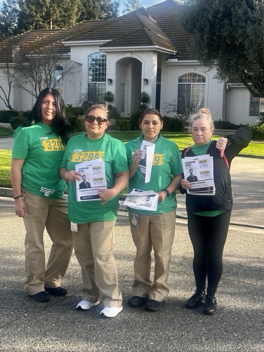 afscme3299's tweet photo. We keep the pressure on. Last week, members visited the rich neighborhoods of UC CEO and Chancellors to let their neighbors know of UC inequality and our need for a fair contract now!
#afscme3299 #3299strong #ucworkers #ucm #merced #ucmerced #juanmunoz #munoz #peacefulprotest #faircontractnow