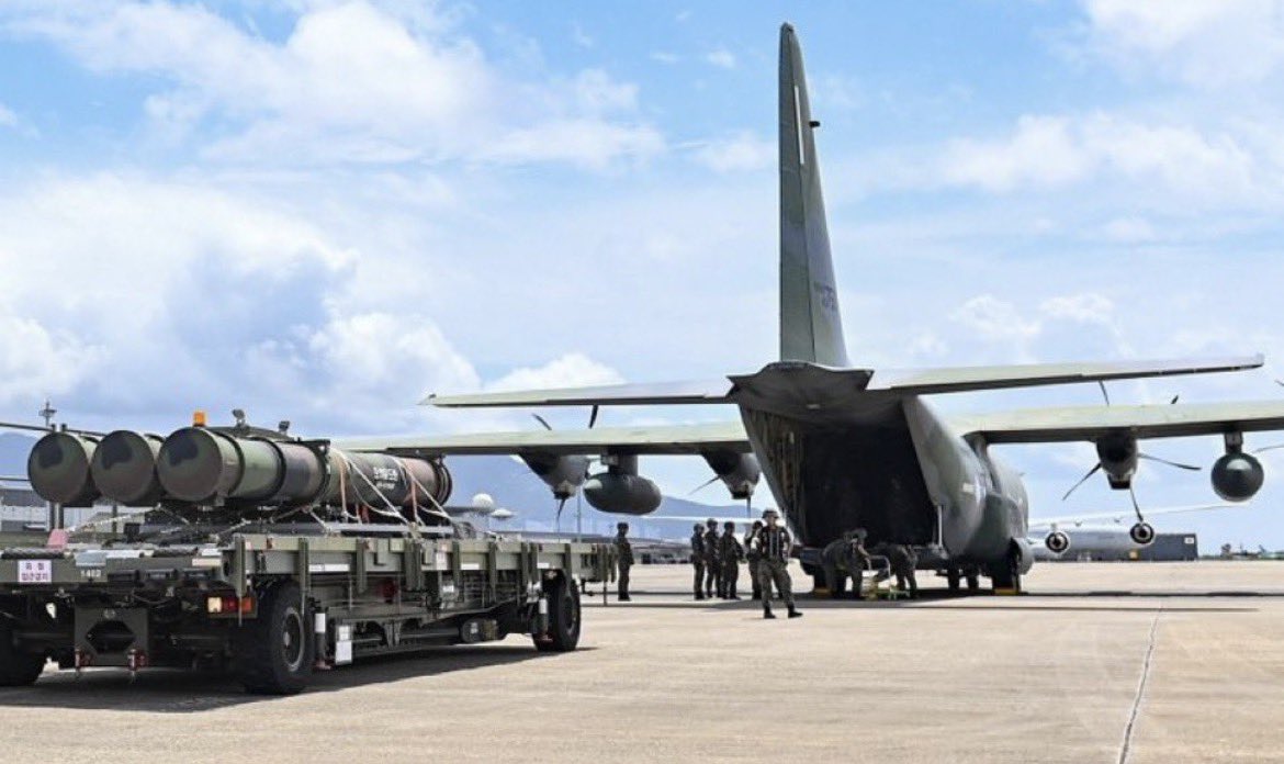 irdefensereport's tweet photo. 🚨🇰🇷🇦🇪JUST IN: South Korea announced it will send 30 ballistic missile interceptors to the UAE tomorrow. https://t.co/1Ae6htpinB