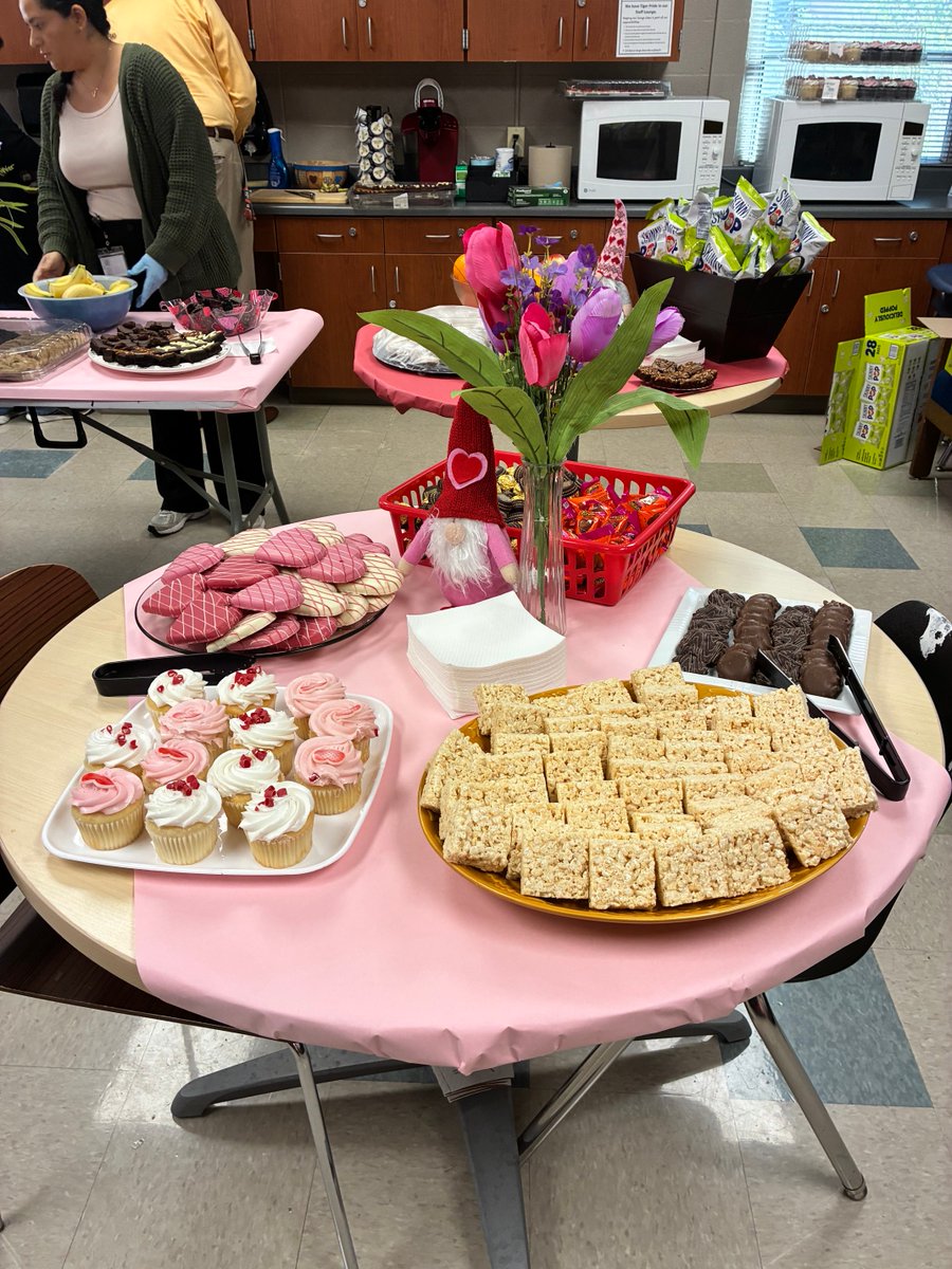 Spring Woods High tweet media