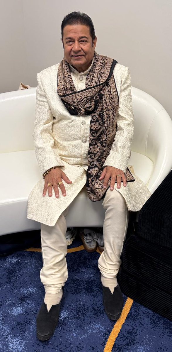 anupjalota's tweet photo. All set for the concert in Seattle tonight. Looking forward to a soulful evening of music and melodies with my wonderful audience. 🎶
#SeattleConcert #LiveInSeattle #MusicEvening #ConcertTime #OnStage #BhajanSandhya #IndianMusic #MusicLovers #LivePerformance #Grateful https://t.co/6ZSNO63J4I