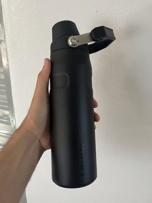 promonossabr's tweet photo. ESSA É BRABA

✅ Stanley Garrafa Térmica Aerolight Fast Flow Black 710mL

🔥 DE 309 | POR 179 até 5x
🔗https://t.co/lazdooPSg5 https://t.co/tOXODVu5rn