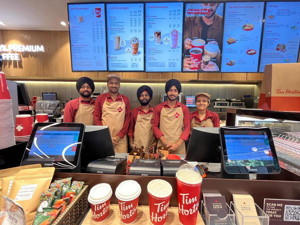 DAKKADAKKA1's tweet photo. >reuses trash cups to make fresh drinks

You can’t take the India out of the Indian. https://t.co/DdU4oiQcp3