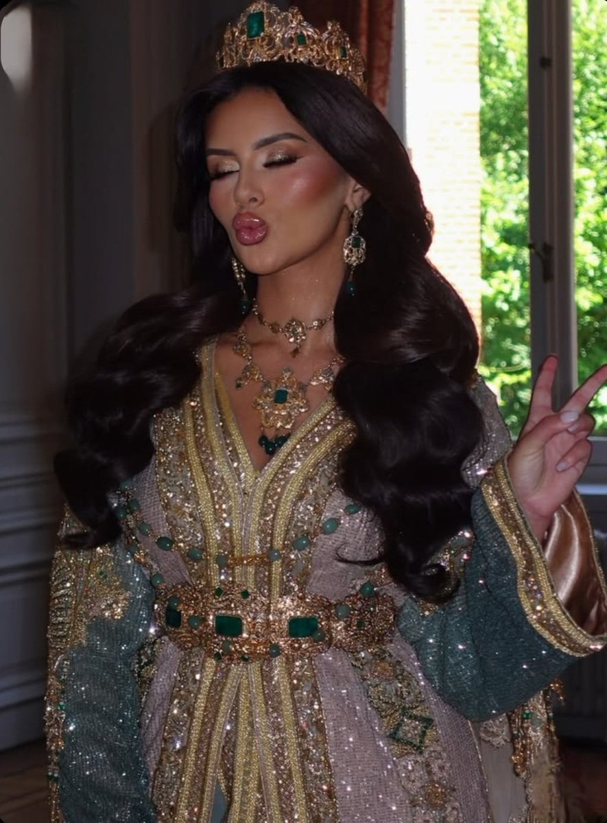 yetnointerest's tweet photo. En toute sincérité aucun mariage s’assoit a la table des mariages marocains. Mariage de princesse https://t.co/uPKqkxYQtc