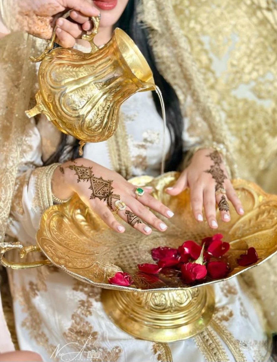 yetnointerest's tweet photo. En toute sincérité aucun mariage s’assoit a la table des mariages marocains. Mariage de princesse https://t.co/uPKqkxYQtc