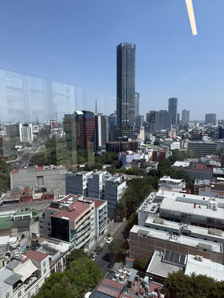 Santiago Zavala tweet media