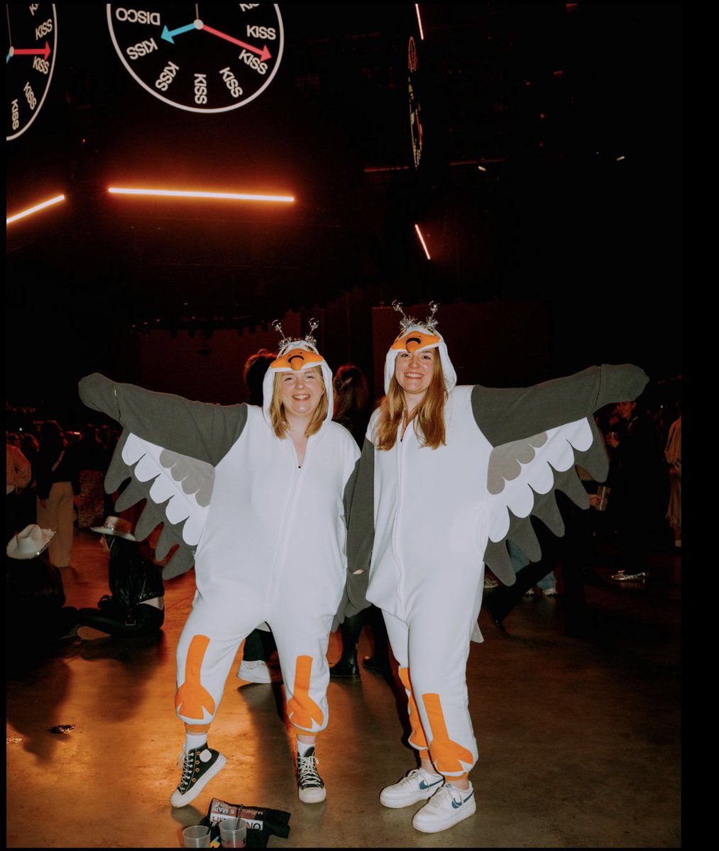 1Dnews_Control's tweet image. 💚Harry’s ‘We Belong Together’ website has been updated with hundreds of photos from last nights ONO in Manchester. 🪩 🕺 

You could be in among these photos, check it out! 

#HarryStyles #KATTDOManchester #ONO 

📸 webelongtogether.co