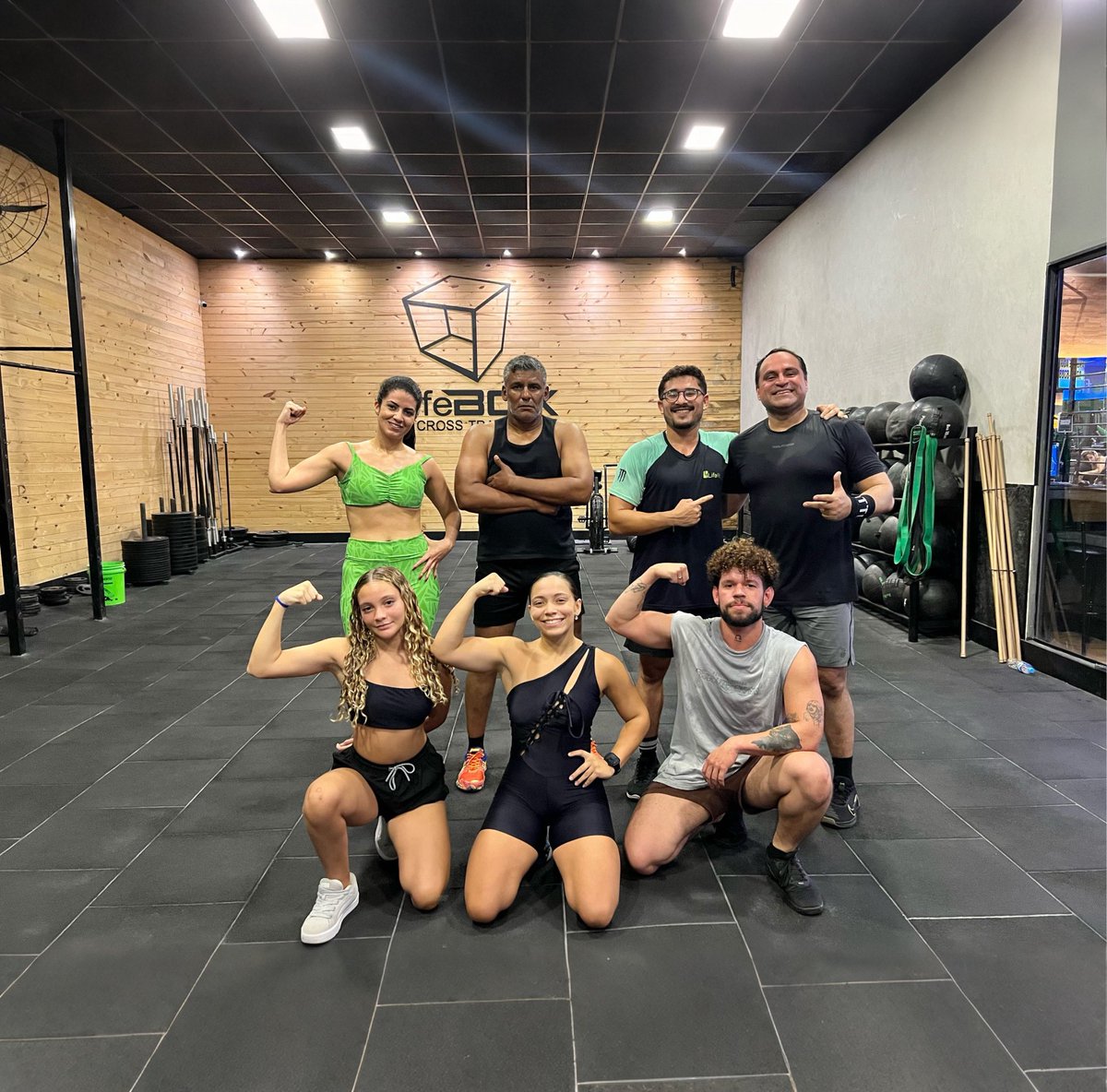 thalispaes's tweet photo. De ontem!! Aquele wod que quase causa um infarto https://t.co/DgCwdDi1n0