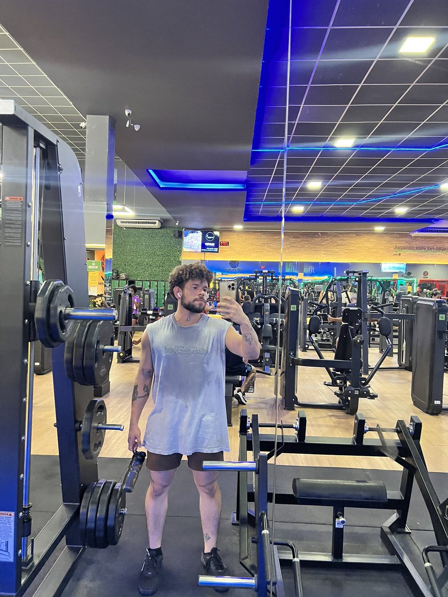 thalispaes's tweet photo. De ontem!! Aquele wod que quase causa um infarto https://t.co/DgCwdDi1n0