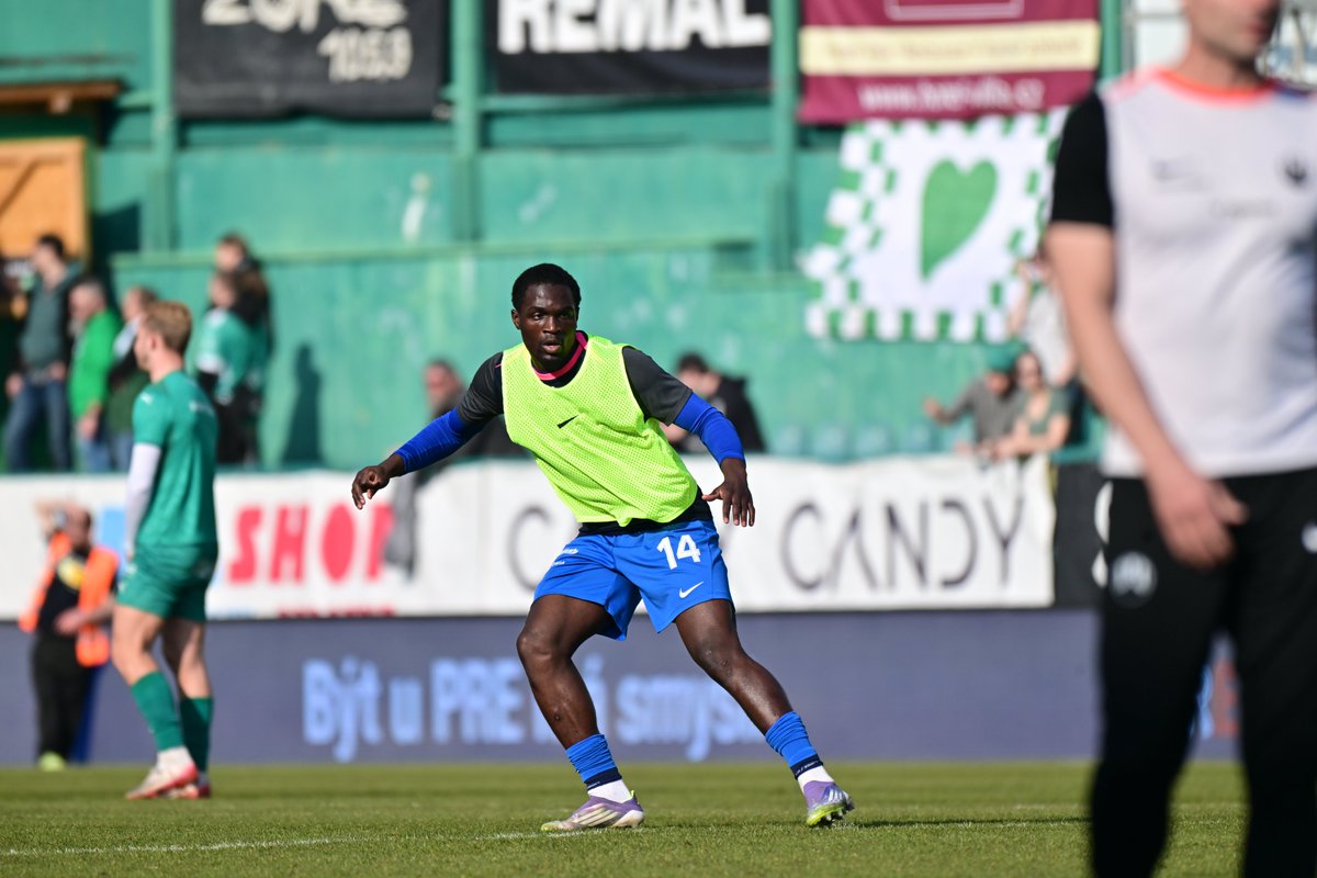 FCSlovanLiberec's tweet photo. Stoper Augustin Drakpe 🇳🇱/🇹🇬 se dnes po zranění vrací do základní sestavy #FCSL. 1️⃣4️⃣ #BOHLIB https://t.co/fdOYZmdtAC