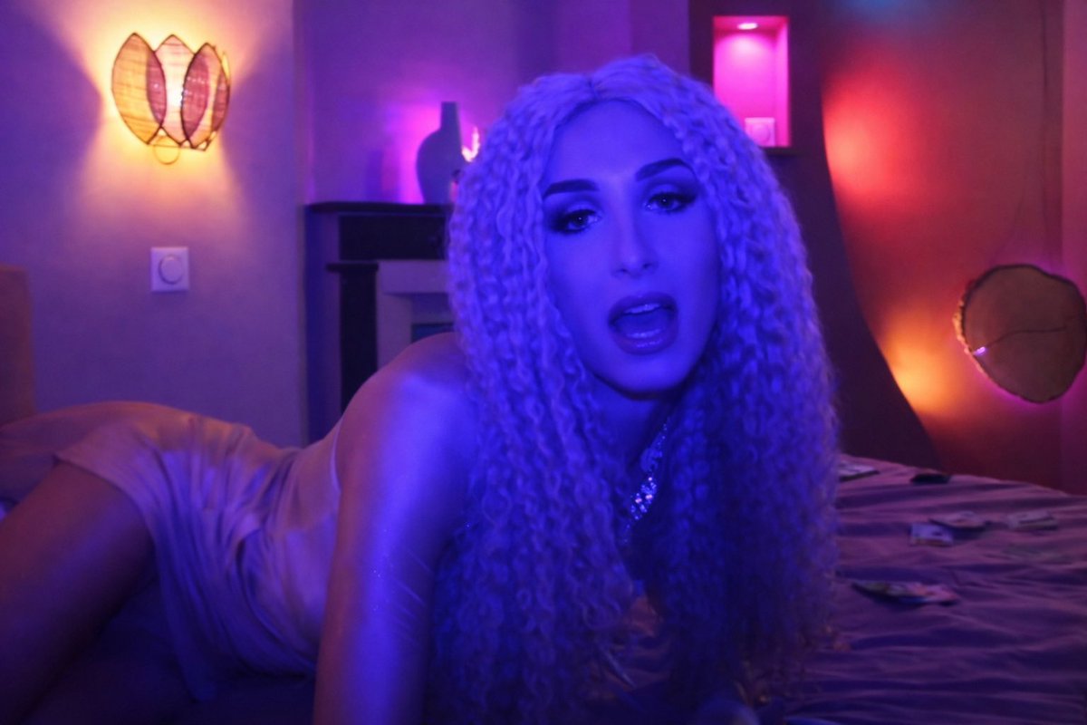 Alexandraaa__34's tweet photo. 🥂 #Takemymoney #leexa #clipvideo https://t.co/khihEOQMuq