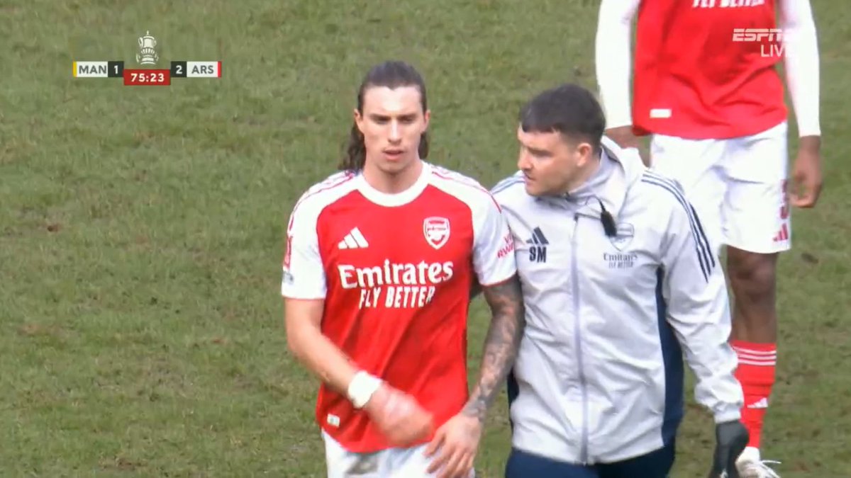 ArsenalZNE's tweet image. Riccardo Calafiori comes off injured for Arsenal...again 😩