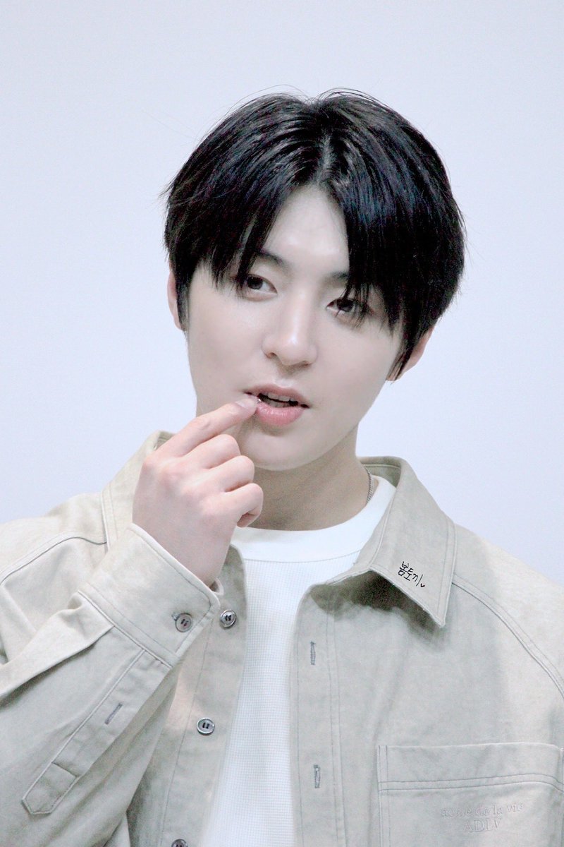 jangyoonism's tweet photo. 까아악🦅❗❗❗ 까아아악🦅 까악 까악 까아아아아아아아아악🦅 까아아아❗❗❗아아아아악🦅 까아아악🦅 까아아아아악🦅 까🦅🦅 까악 까아악🦅❗❗❗ 까아아악🦅 까악 까악 까아아아아아아아아악🦅 까아아아❗❗❗아아아아악🦅 까아아악🦅 까아아아아악🦅까아악🦅❗❗❗ 까아아악🦅 까악 까악 까아아아 https://t.co/MyCOl78ZtF