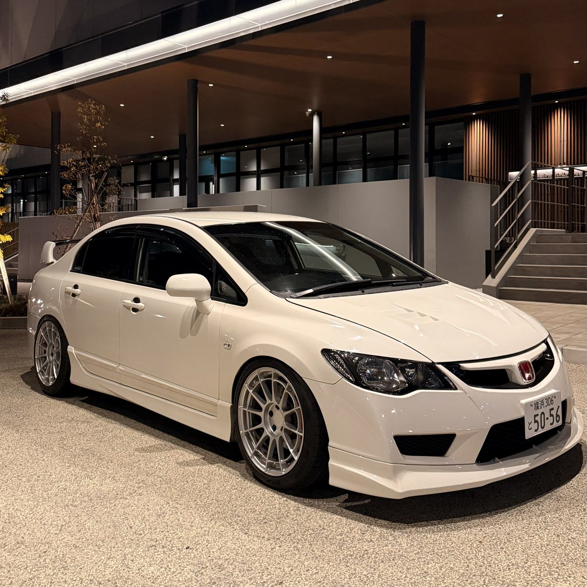civic_fd2_nt03's tweet photo. ようやくまともに乗れるようになったFD2🚗
これで前後キャンバー合わせ出来たし満足。後は適度に煮詰めよ
リアは爪折りではなくぶった切りで!!
CL7、V37の時からお世話になっている@LUXAUTOFACTORY1 様に作業頂きました！
干渉なく綺麗に乗れるようにして頂いてありがとうございます🙇‍♂️ https://t.co/AIPabJoyLB